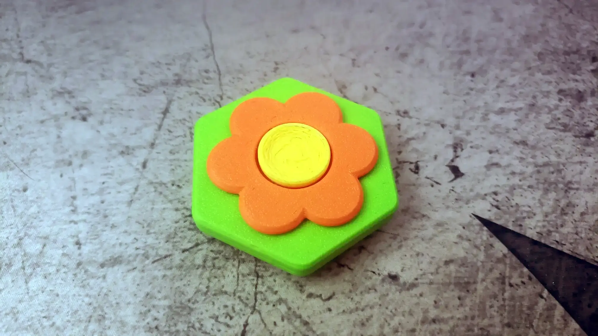 Green flower spinner